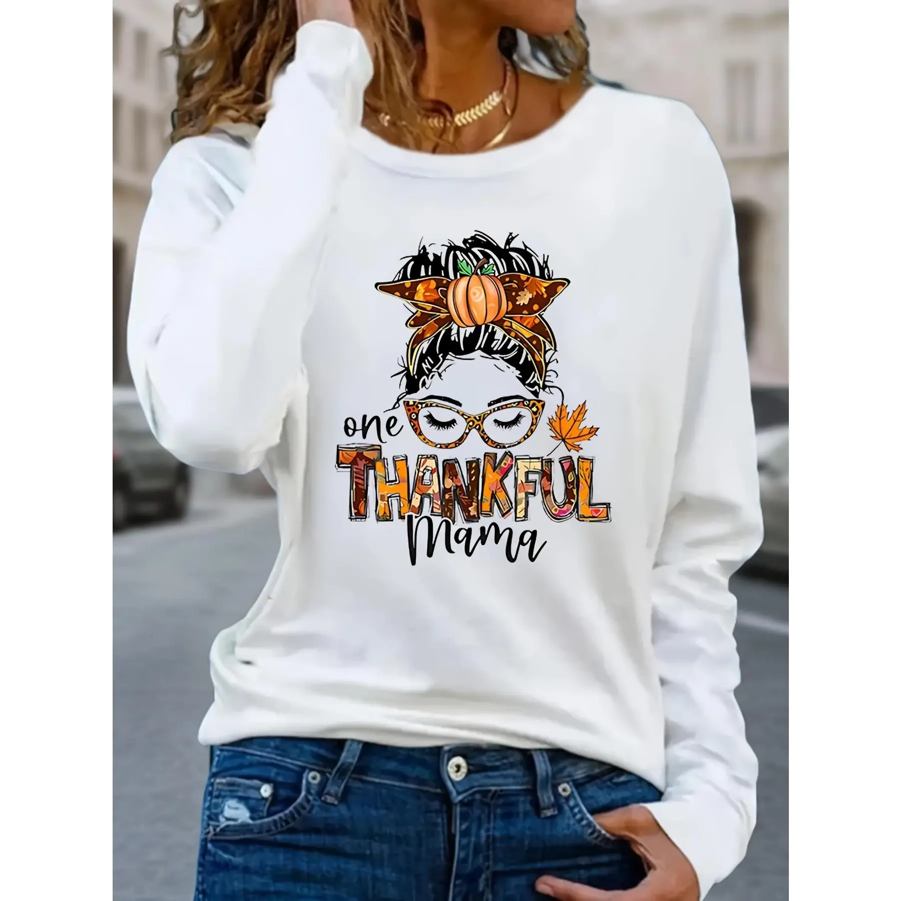 Evening Mist Directional Model & Thankful Mama & Thanksgiving Dinner Gift & Thanksgiving Day Letter Print T-shirt, Long Sleeve Crew Neck Casual Top for Spring & Fall, Women's Clothing