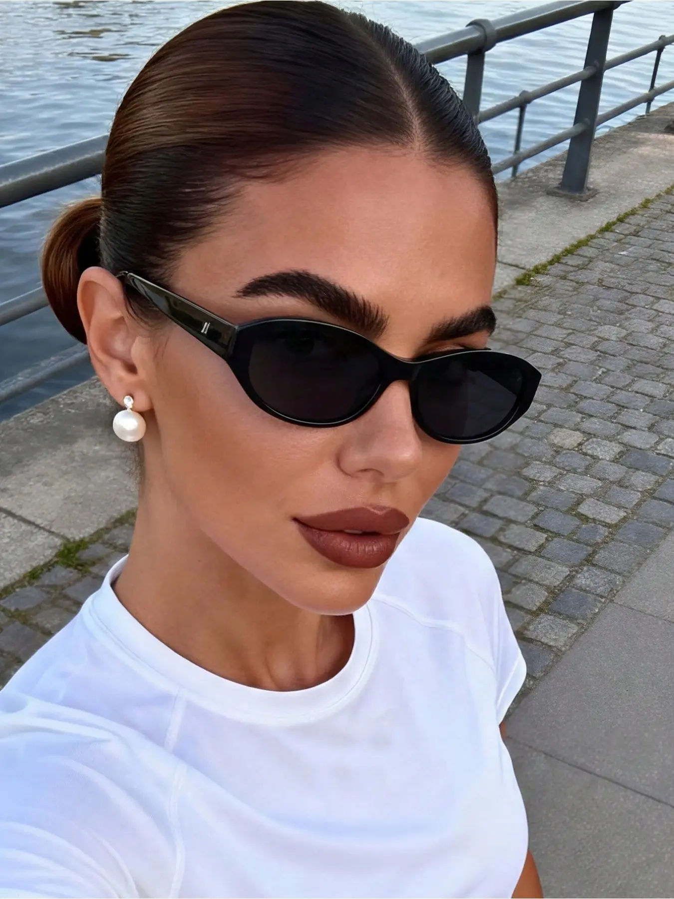 1 Pair Unisex Sunglasses,Black Oval Retro Minimalist Glasses For Beach, Camping And Casual Outfits, Suitable For Dates,Weddings, Outings, Outdoor Activities And Travels, Street Style Sunglasses, Street Style Shades