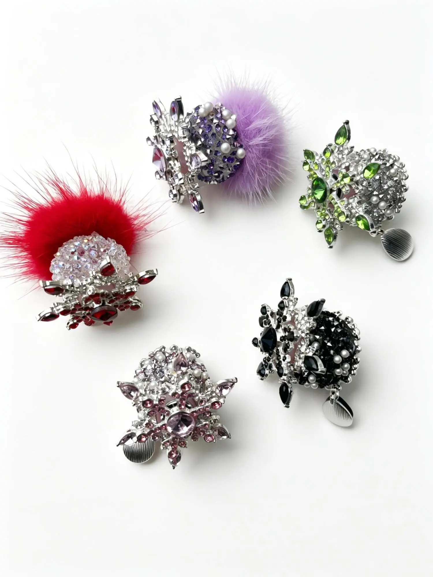 Random Color Five Pack Rotated Snowflake, Flower Alloy Beads with Artificial Crystal Snowflake, DIY Mix Beads, DIY Phone Charm Chains, Beaded Pen, Handbag Decor Making Supplies, Jewelry Making Supplies