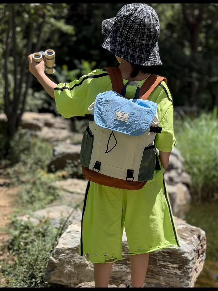 New Korean-style trendy and cool large-capacity children's backpack for travel, outdoor hiking, and kindergarten use for boys and girls