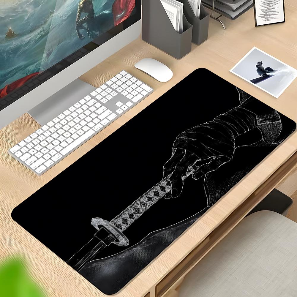 Anime Katana Pattern Mouse Pad, Large Game Mouse Pad, Aesthetic Desktop Decoration Protective Pad, Non-slip Rubber Pad for Laptop, Desktop Computer Games, Gaming Desk Accessory