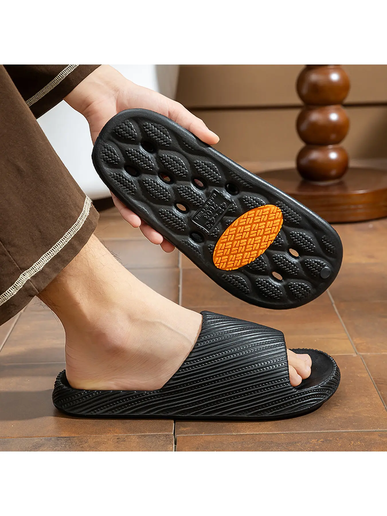 Hotel shower slippers, non-slip and odor-free, for home indoor bathroom use, EVA hollow water-drain slippers for men and women
