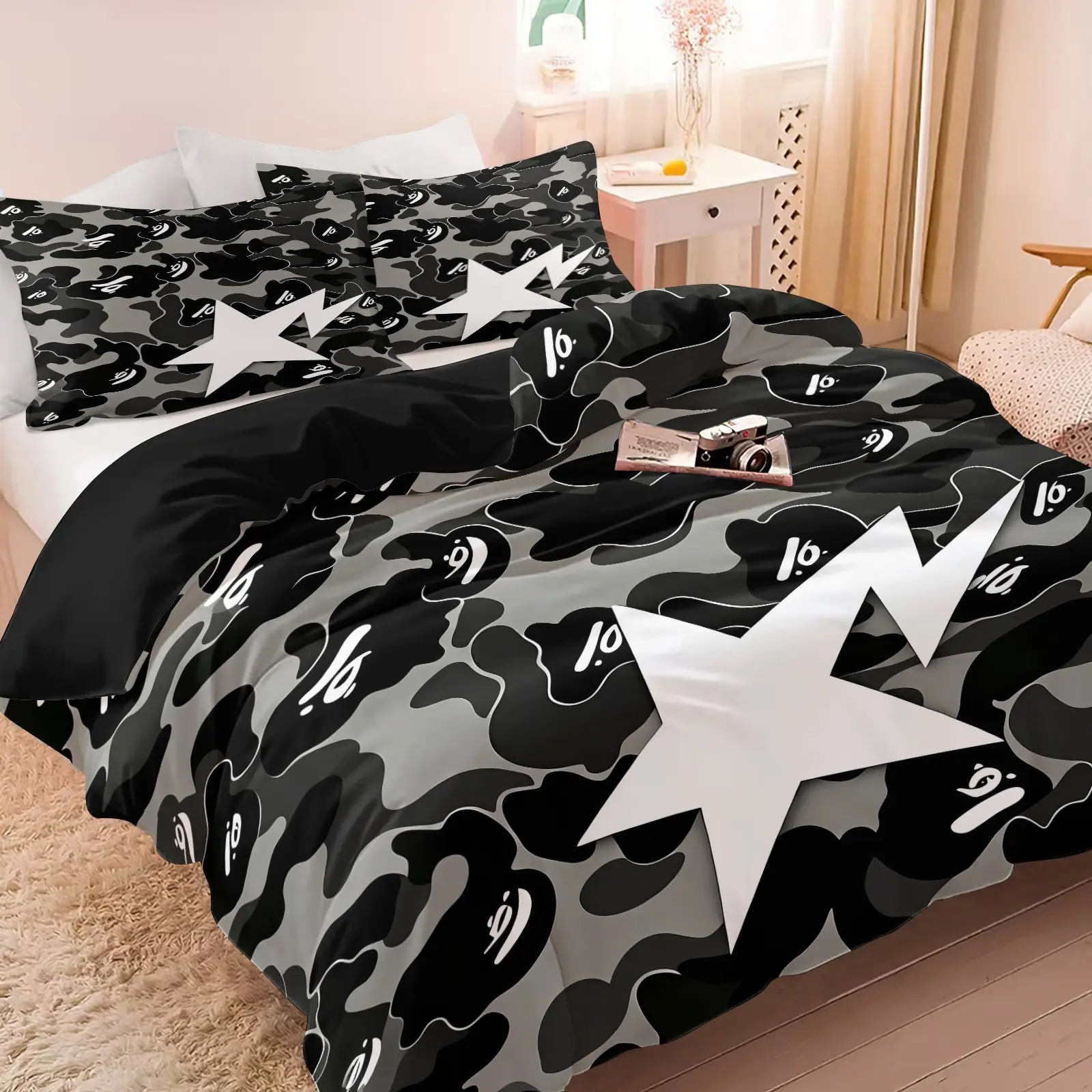 Street Hip‑Hop Cool Black Grey Camo White Star Duvet Cover Set (1 Duvet Cover + 1‑2 Pillowcases), Soft Skin‑Friendly Breathable Bed Linen, Comfy Bed Set, Urban Edgy HD Printed Bedding Set, Cool Aesthetic Room Decor for Teens & Adults