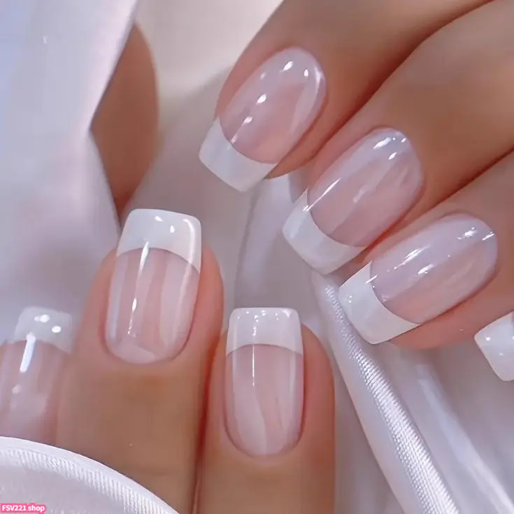 Women's 24-Piece Acrylic Resin Press On Nails - Viral Effortless Glamour Short French Tip, White Minimalist, Easy Apply, Full Cover, Reusable, Natural Fit, Long-Lasting for Daily Work Wear Main Character Energy, 24 Pieces