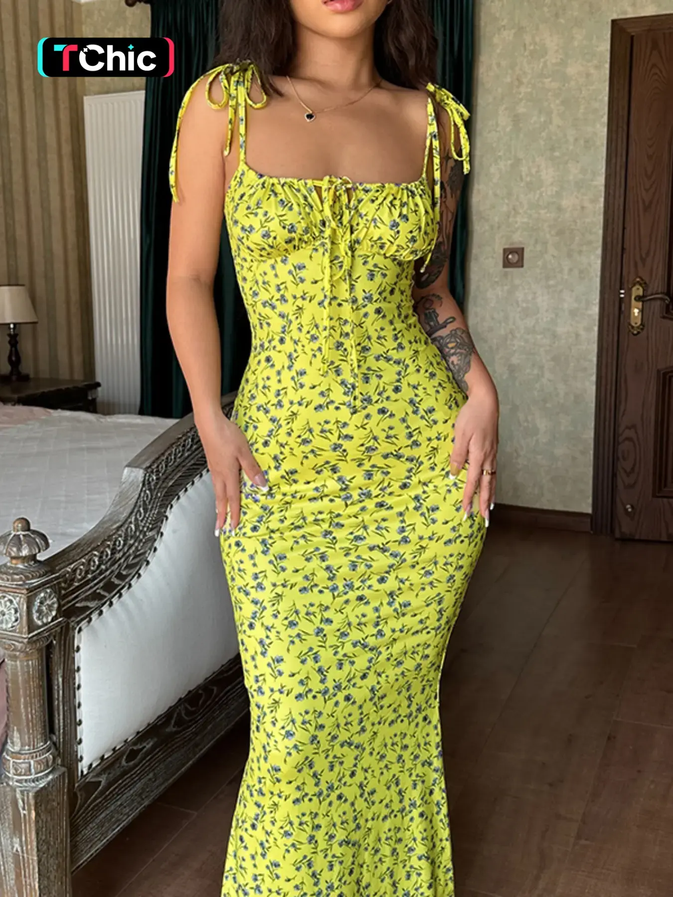 Women's Ditsy Floral Print Knitting Backless Tie Shoulder Mermaid Dress, Elegant Tie Front Maxi Cami Bodycon Dress for Holiday Party, Summer Clothes Women, Summer Dresses for Women