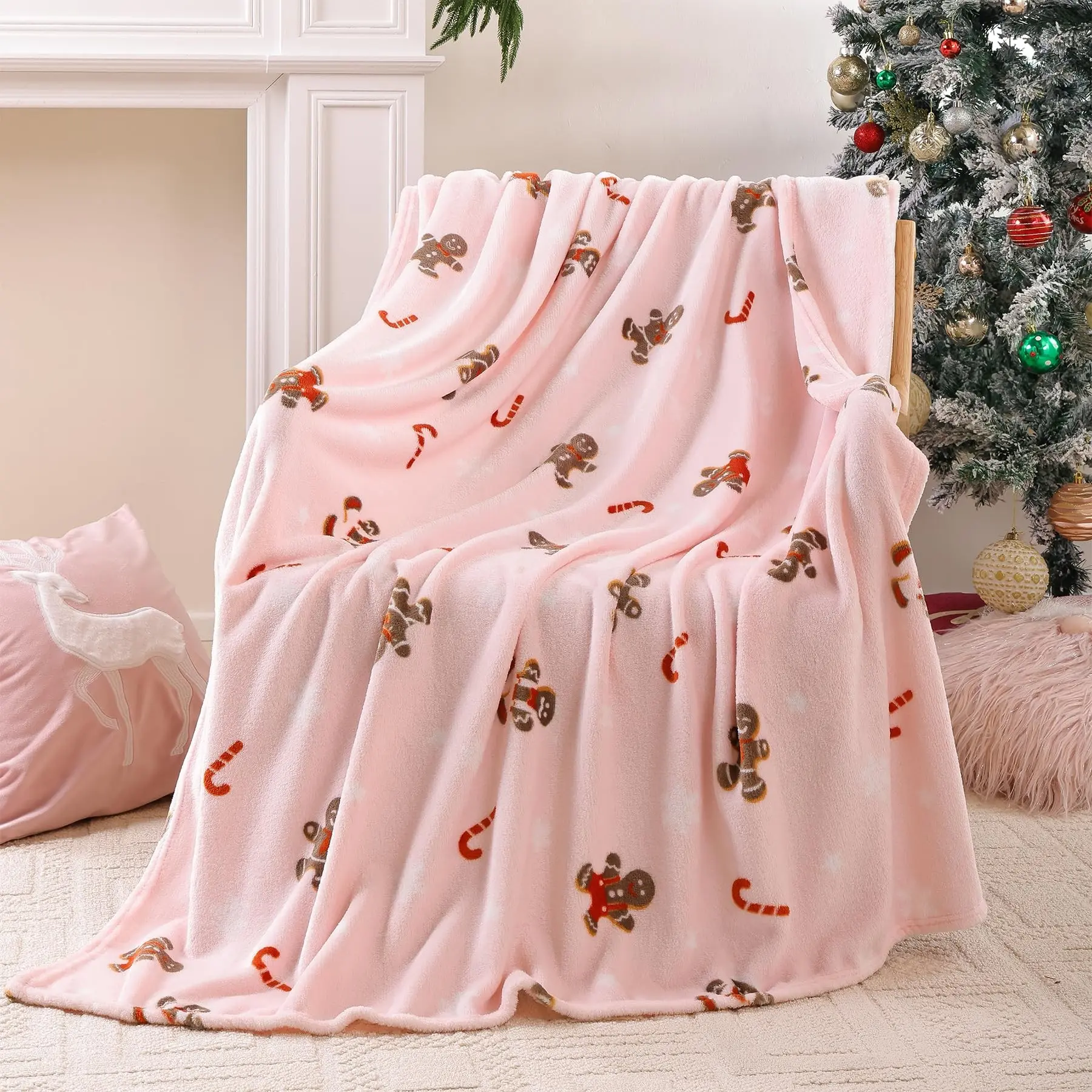 Christmas Blanket with Gingerbread Man Pattern, Soft and Comfortable, Ideal for Sofa and Bed, Perfect Gift for Kids and Adults