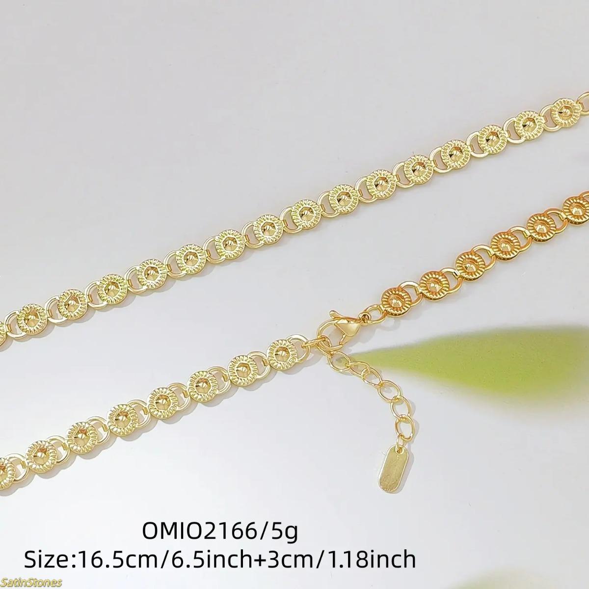 New Chinese-Style Women's Bracelet with Coin Motif — Featuring a retro-minimalist design and adjustable chain length, this piece is a versatile, "light luxury" accessory. It is perfect for everyday wear and makes an excellent choice for parties or holiday