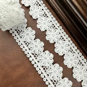 Elegant Embroidered Daisy Lace Trim, 1.38 Inch Wide, Ideal for Sewing and Crafts, DIY Tailoring, Headbands, Bows, Wedding Sewing Accessories, Lace Strip