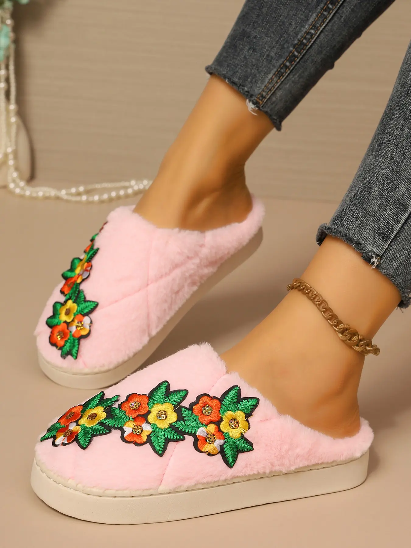 Vintage Floral Embroidered Slippers for Women, Warm and Non-Slip Indoor Shoes, Soft Textile Upper, Fall & Winter Casual Footwear