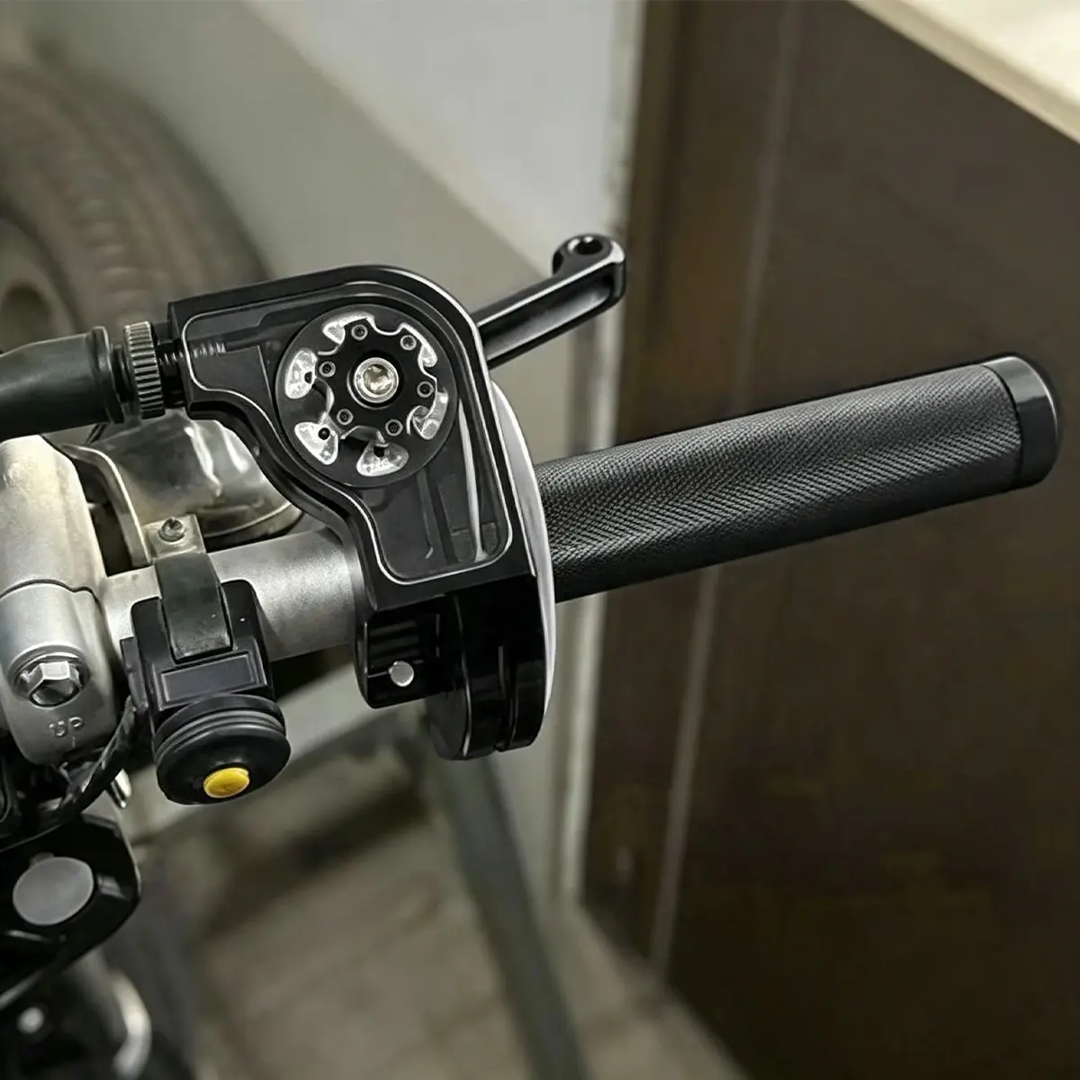 1 Set CNC Aluminum Alloy Quick-Acting Motorcycle Throttle Twist Lever With Cable Adjustable Quick-Acting Throttle Lever Assembly Suitable For Off-Road Bikes Street Bikes And Atv Weather-Resistant Universal Motorcycle Throttle Lever