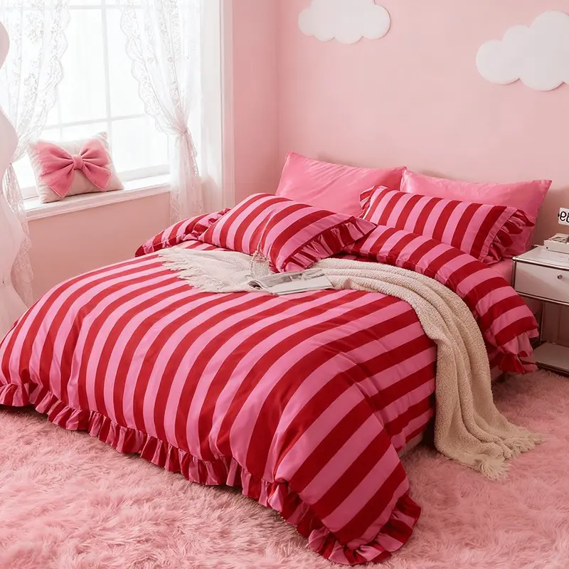 Ruffled Decorative Duvet Cover Set, Striped Pattern 3-Piece Set Includes 1 Duvet Cover and 2 Pillowcases, Soft Comfortable Bedding for Home Bedroom Decor, Perfect Gift for New Year and Valentines Day, All Season Suitable, Comfy Bed Sets