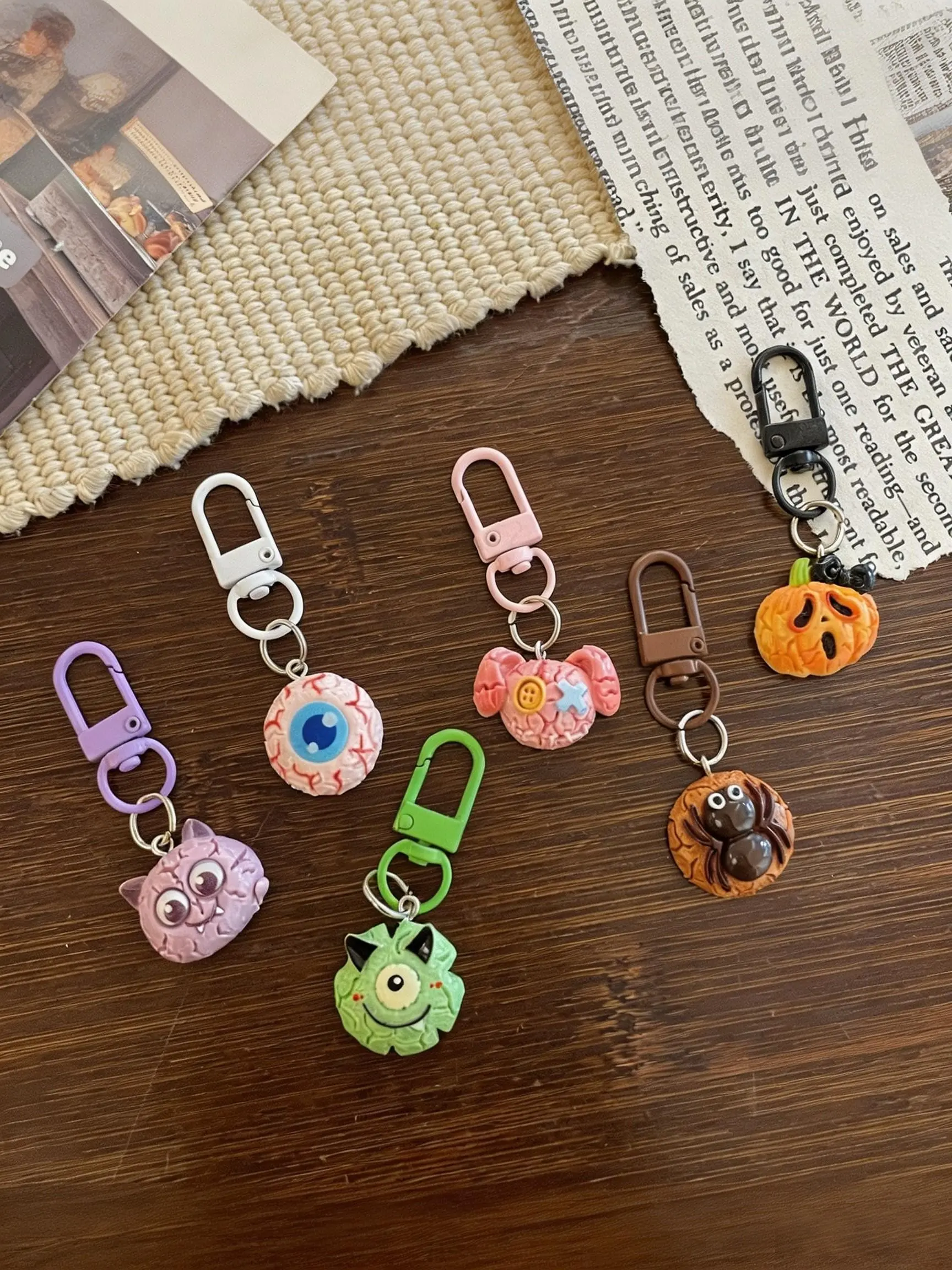 6pcs Halloween Spooky Resin Keychain Charms, 6 Horror Cartoon Pendants (Cyclops/Eye Ball/Spider/Purple Monster/Pink Rabbit Head), Decor for Backpacks Coin Purses Car Keys, Fun Halloween Party Accessory, Gift Hanging Ornament