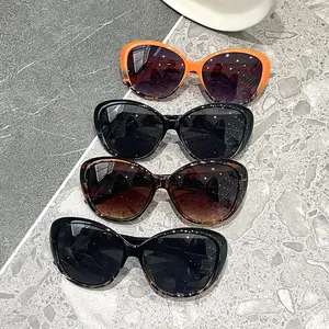 4 Pack Men Women Retro Cat Eye Sunglasses with Pineapple Pattern Temples, UV400 Protection Gradient Lens Trendy Sun Glasses for Driving Beach Outdoor Daily Use