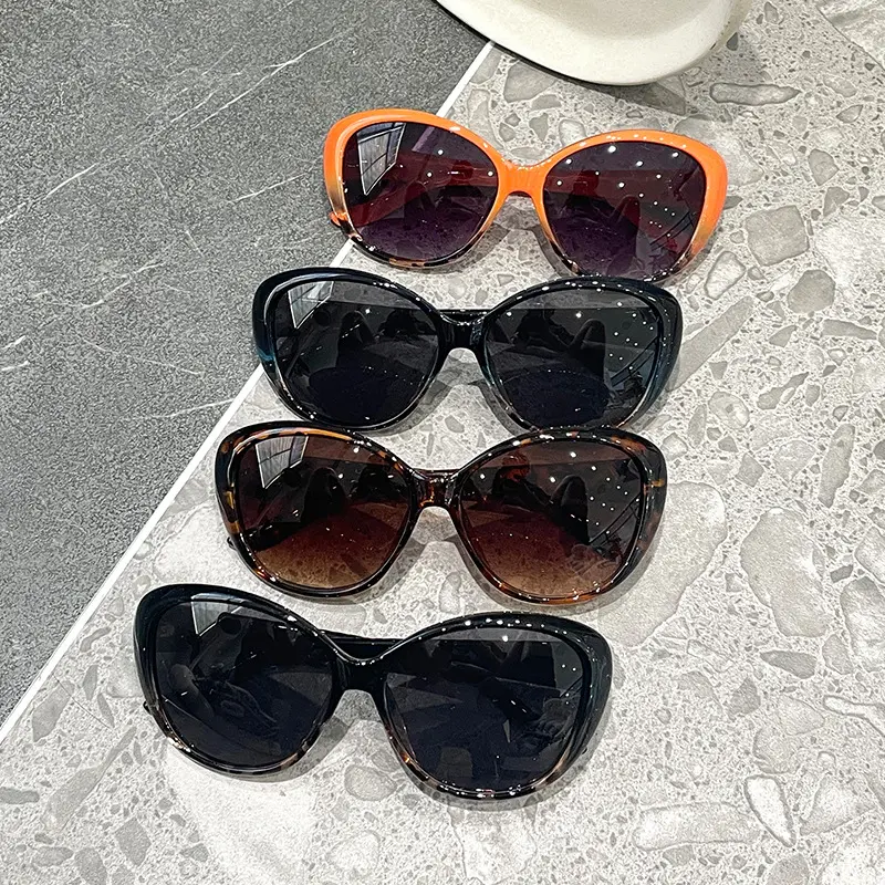 Women's Retro Cat Eye Sunglasses, 4 Pack Full Rim Frames with Pineapple Pattern, Gradient Lenses & UV400 Protection for Driving & OOTD, Eyewear Fashion