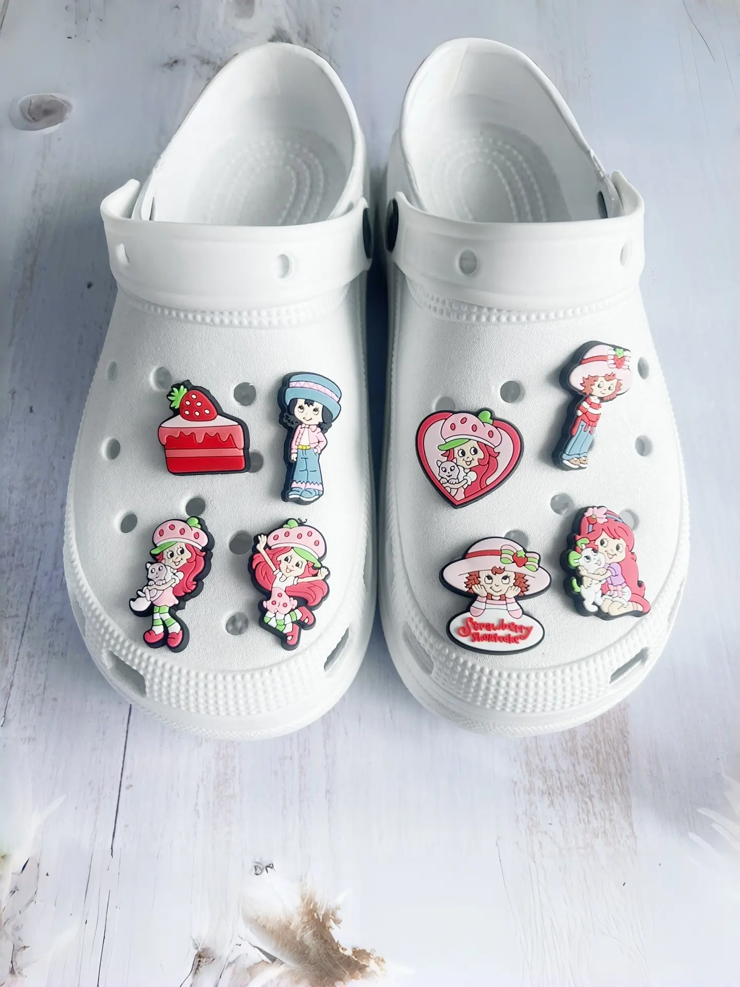 8pcs Cartoon Strawberry Girl Shoe Accessories, PVC Soft Gel Material, Durable and Aesthetic, DIY Detachable, Holiday Gift