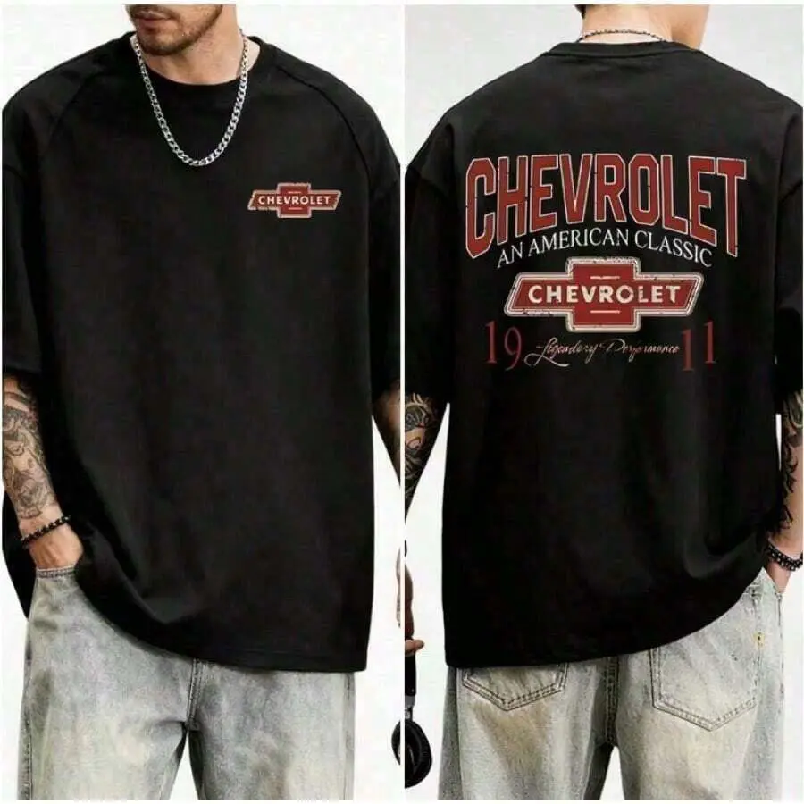 2026 New Arrival Chevrolet "An American Classic" Retro Logo Graphic T-Shirt, Men's Vintage Car Brand Print, Oversized Short Sleeve Crew Neck Tee For Auto Enthusiasts, Streetwear & Casual Wear