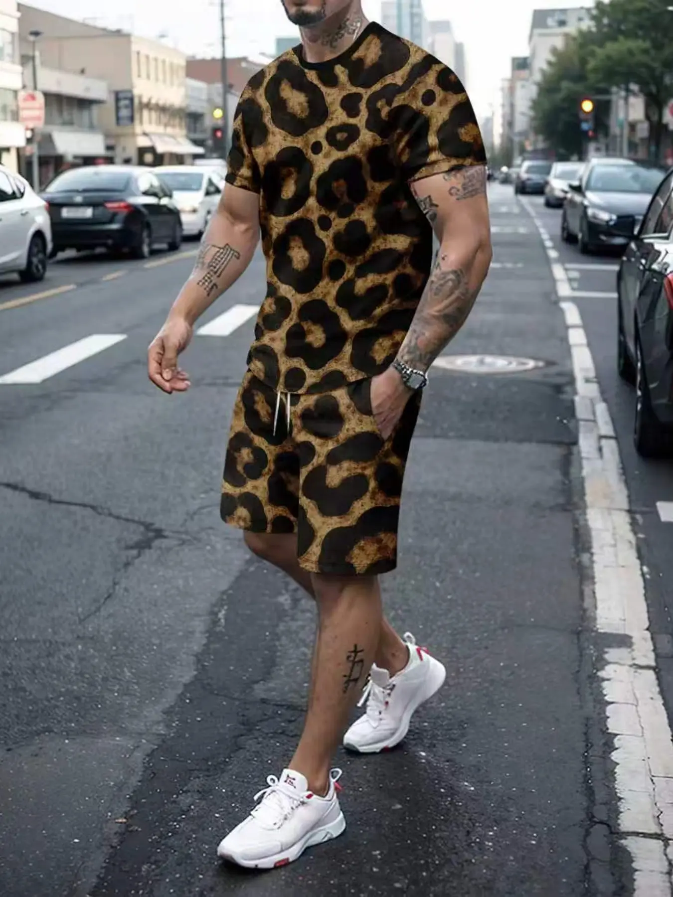Men Full Leopard Print Graphic 2 Piece Outfit Crew Neck Short Sleeve T-shirt & Drawstring Pocket Shorts Set Summer Street Hip Hop Casual Sporty Sports Tracksuit