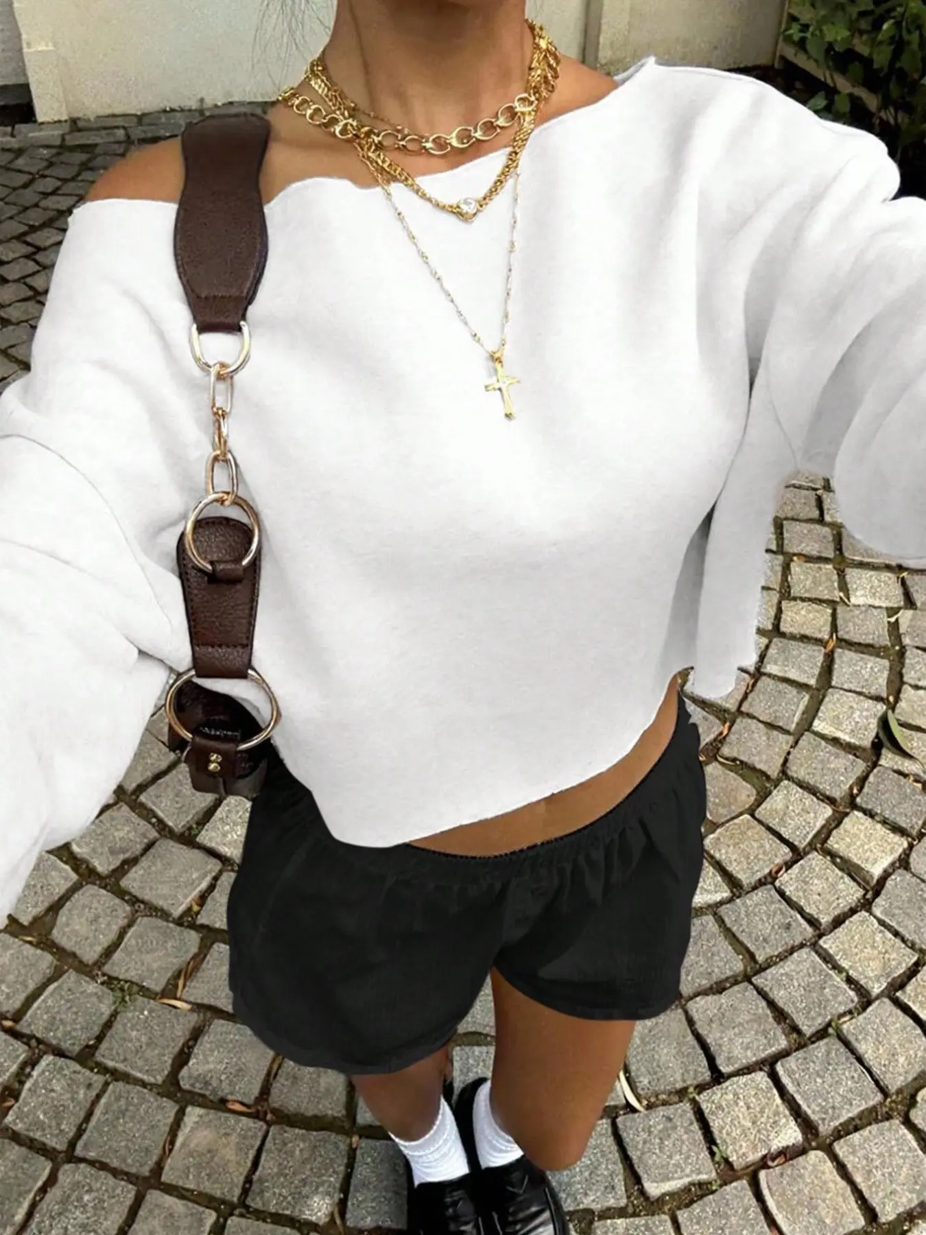 Solid White Plain Blank Off Slant Shoulder Cropped Sweatshirt, Chic, Basic, Women Drop Shoulder Soft Air Layer Long Sleeve Pullover Minimalist No Print Y2K Lazy Casual Street Daily Coffee Shop All Season Layering