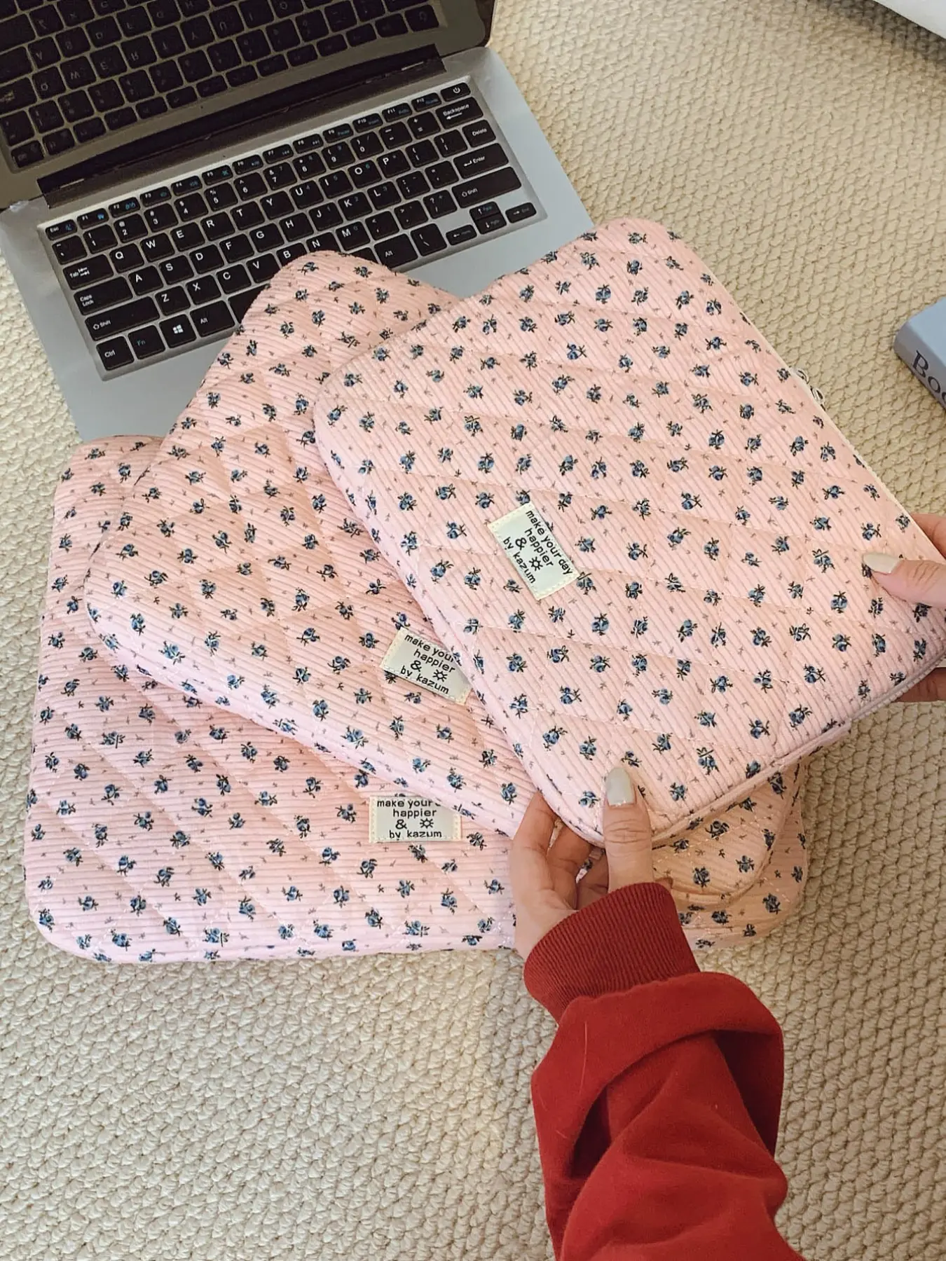 Korean Style Corduroy Floral Laptop Sleeve, Cute Shockproof Inner Bag, Three Colors Available, Fits 10-15.6 Inch Tablets and Laptops