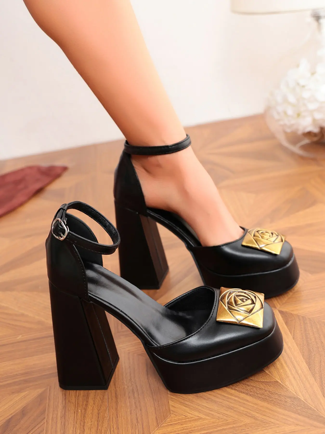 New Fashion Elegant Metal Rose Square Toe Waterproof Heeled Shoes for Women, Buckle Back Ankle Strap High Heel Party Evening Shoes