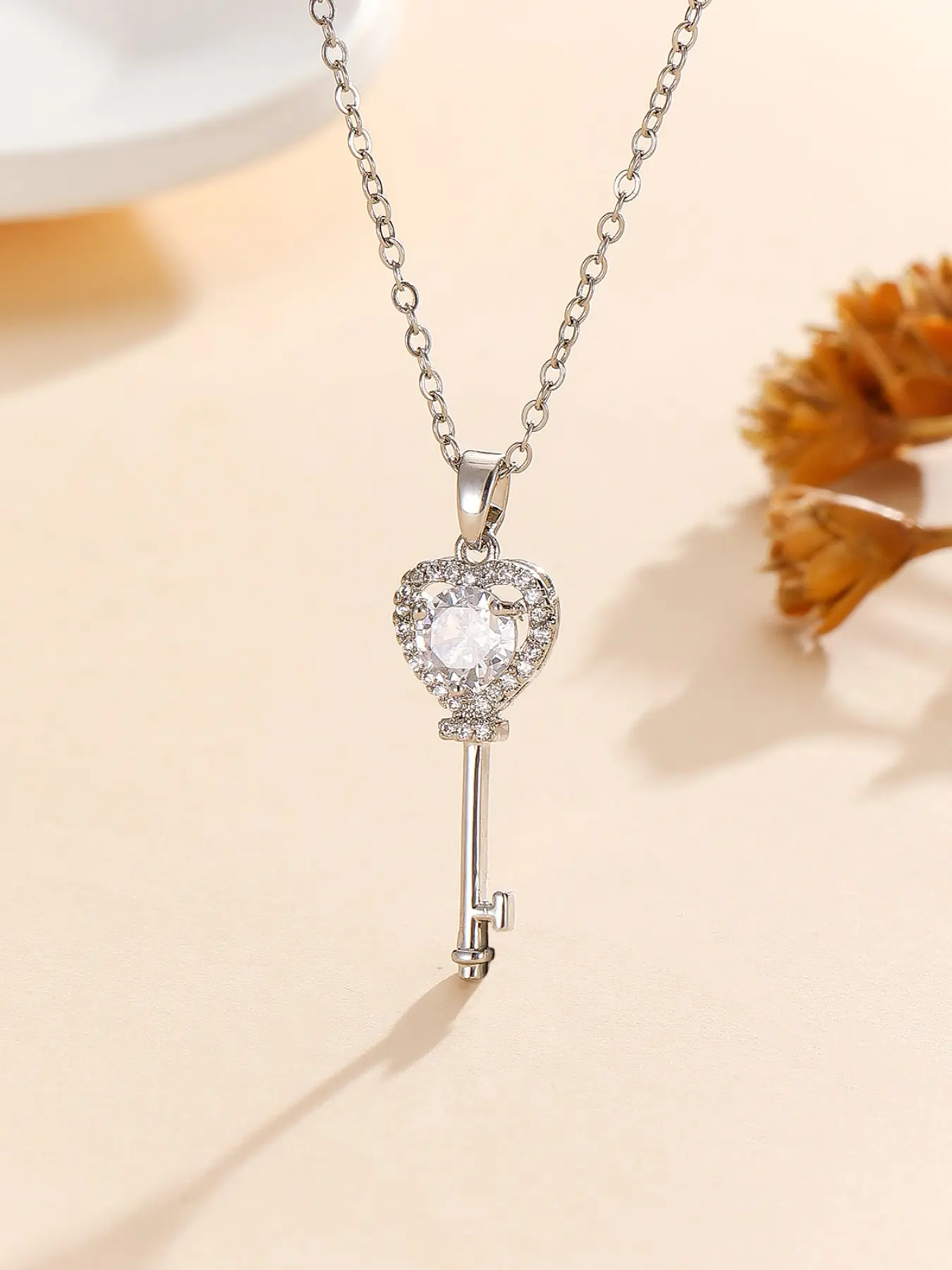Stainless Steel Chain Necklace for Women Zinc Alloy Sparkly Rhinestone Heart Key Pendant Necklace Vintage Crystal Adjustable Extension Princess Chain Romantic Coquette Y2K Aesthetic Statement Jewelry Gift
