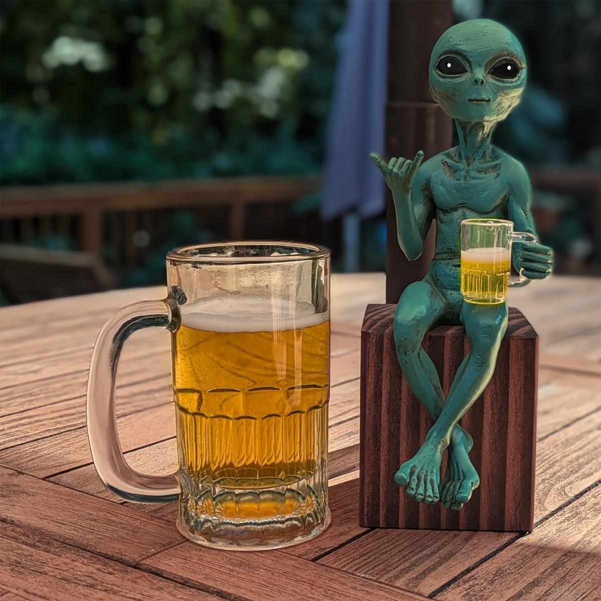 Alien Design Beer Drinking Statue, 1 Box Fun & Humorous Outer Space Decor, Alien Figurine with Beer Mug, Ideal Gift for Sci-Fi Fans, Ornaments