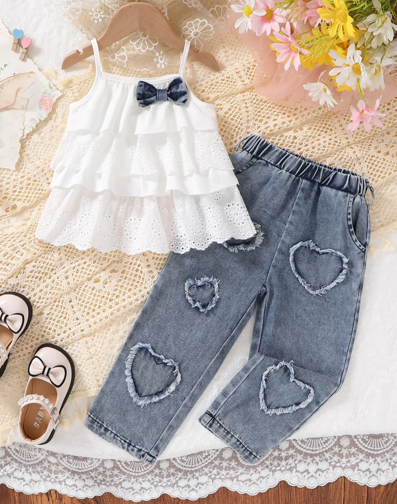 2-Piece Outfit Set for Toddler Girls, Off Shoulder A-Line Top with Tiered Lace, Bow Decor, and Heart-Embroidered Jeans, Off Shoulder Tops, Girls Clothes, A Type Cut, Slight Stretch, Tiered Layers