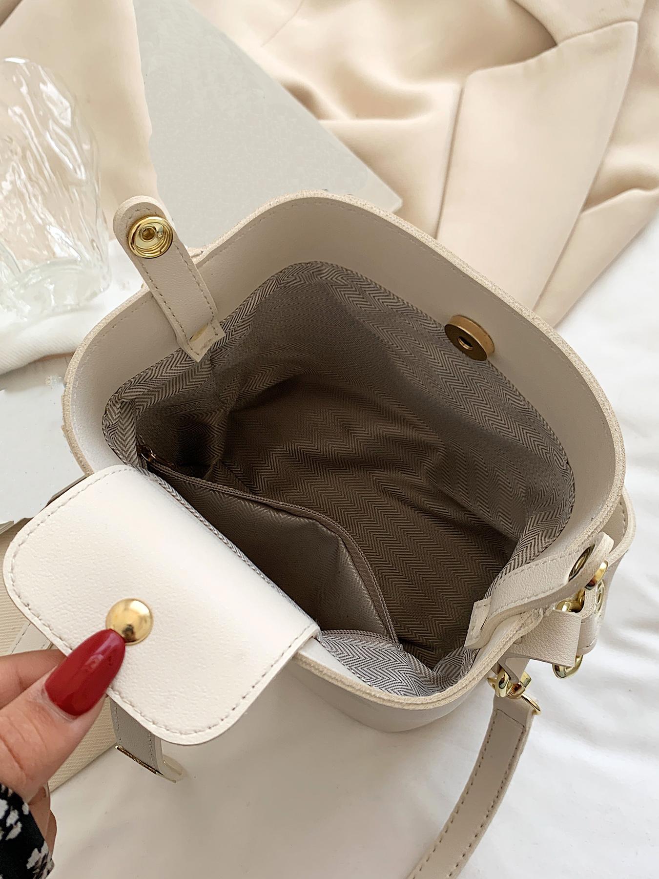 Niche design bucket crossbody bag, simple textured metal buckle decorated single shoulder crossbody handbag, fashionable and versatile daily commuting essential item, large capacity suitable for office workers, shopping, etc.