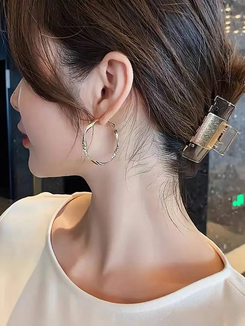Minimalist Temperament Twist Design Rhinestone Decorated, 1 Pair Fashion Exquisite Silky Texture Design Hoop Earrings, Hoop Shape Earrings, Fashionable Earrings, Jewelry for Party, Daily Clothing Decor, Jewelry Gifts