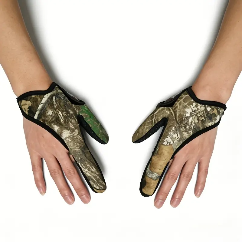 Men's Right-Hand Camouflage Polyester Fingerless Fishing Gloves - Male Outdoor Fishing Accessory with Non-Slip Grip, Sun Protection for Fishermen