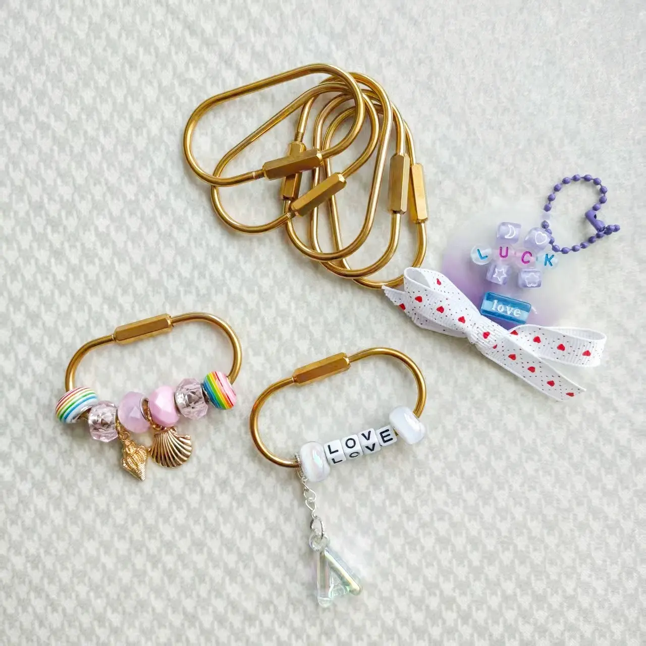 Key Chain Clips Gold,Key Ring Clip for Key,Purse Bag Charm Carabiner Clasp | 6Pcs Locking Carabiner Clip Keychain,Small Screw Lock Oval Keyring,Anti-Lost Charm Holder for Handbag,Large Capacity,Solid Premium Brass Keychain Accessories