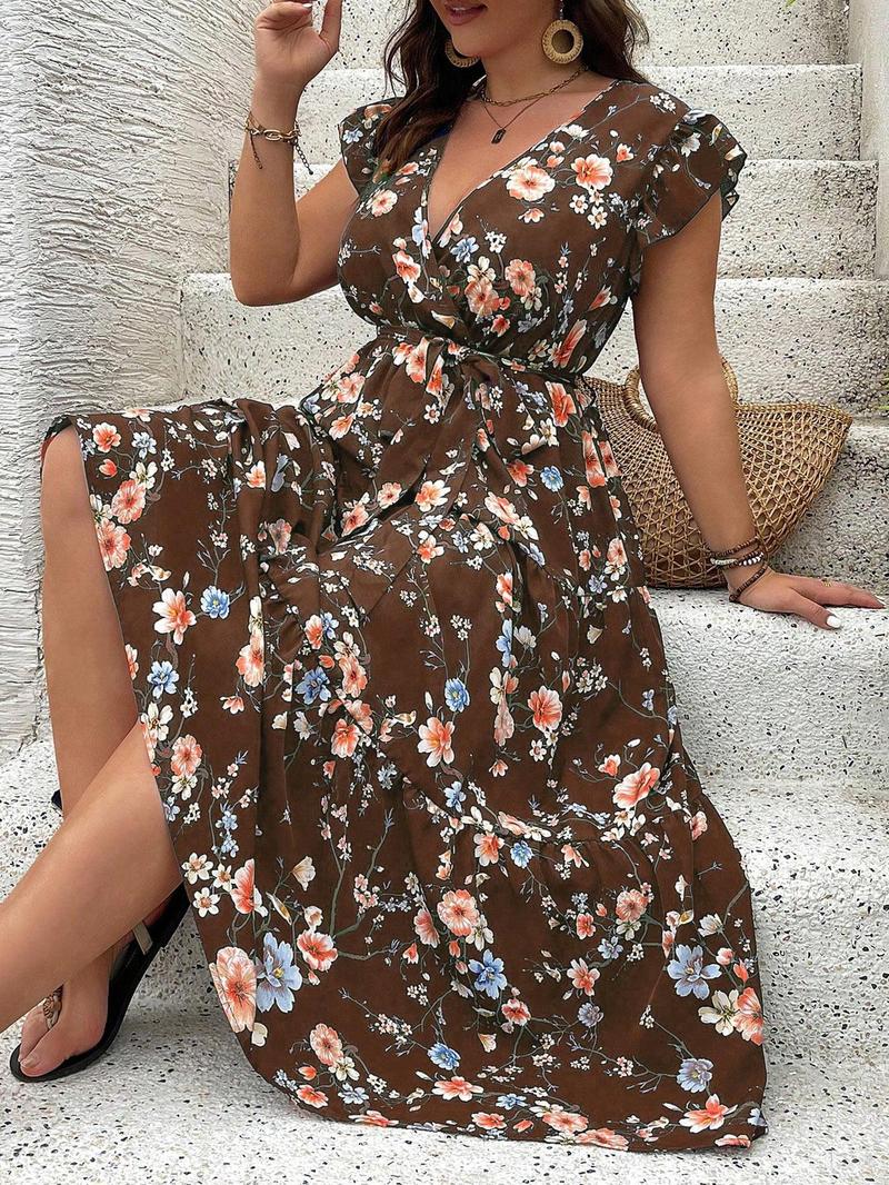 Plus Size Floral Print V Neck Dress, Casual Fashion Short Sleeve Dress for Daily Outdoor Wear, Women Plus Clothing for All Seasons
