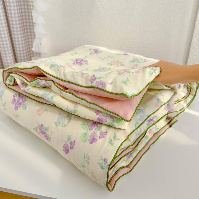 1pcs green rose garden print thin quilt, small floral pattern, ultra-soft and skin-friendly, suitable for sofas, bedrooms, and offices as the perfect bedding decoration, Soft Quilts Bedspreads