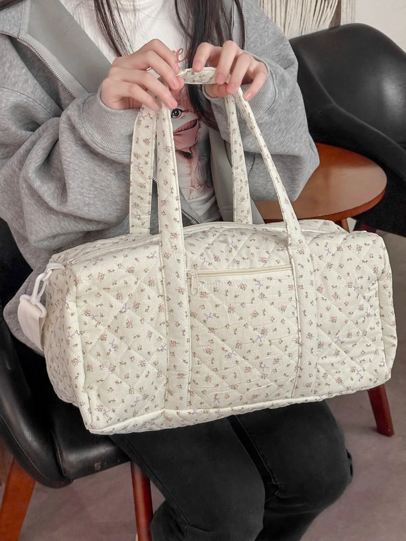 Floral Quilted Travel Bag, Detachable Shoulder Strap, Multi-Compartment Short Trip Organizer, Versatile Storage Bag