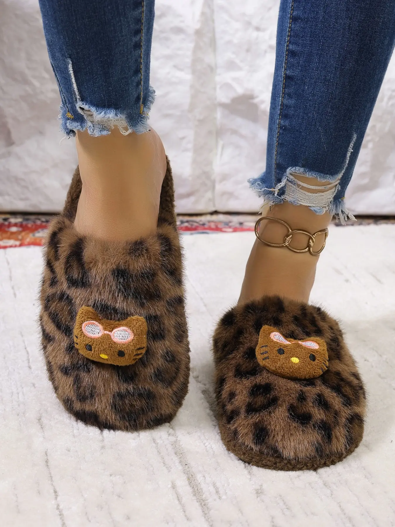Leopard Print Plush Slip-On Cotton Slippers for Women, Rhinestone Bow Decoration, Warm Indoor Comfort, Anti-Slip Home Shoes for Fall Winter