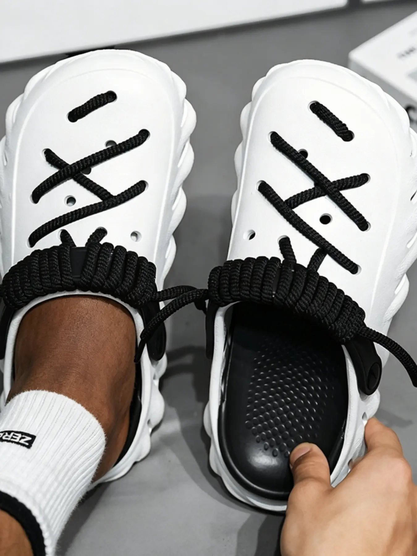 1 Pair Unisex Dual Wear Closed Toe Mules Unique Knot Decor Lightweight One Piece Design For Multi-Scenario Casual Matching