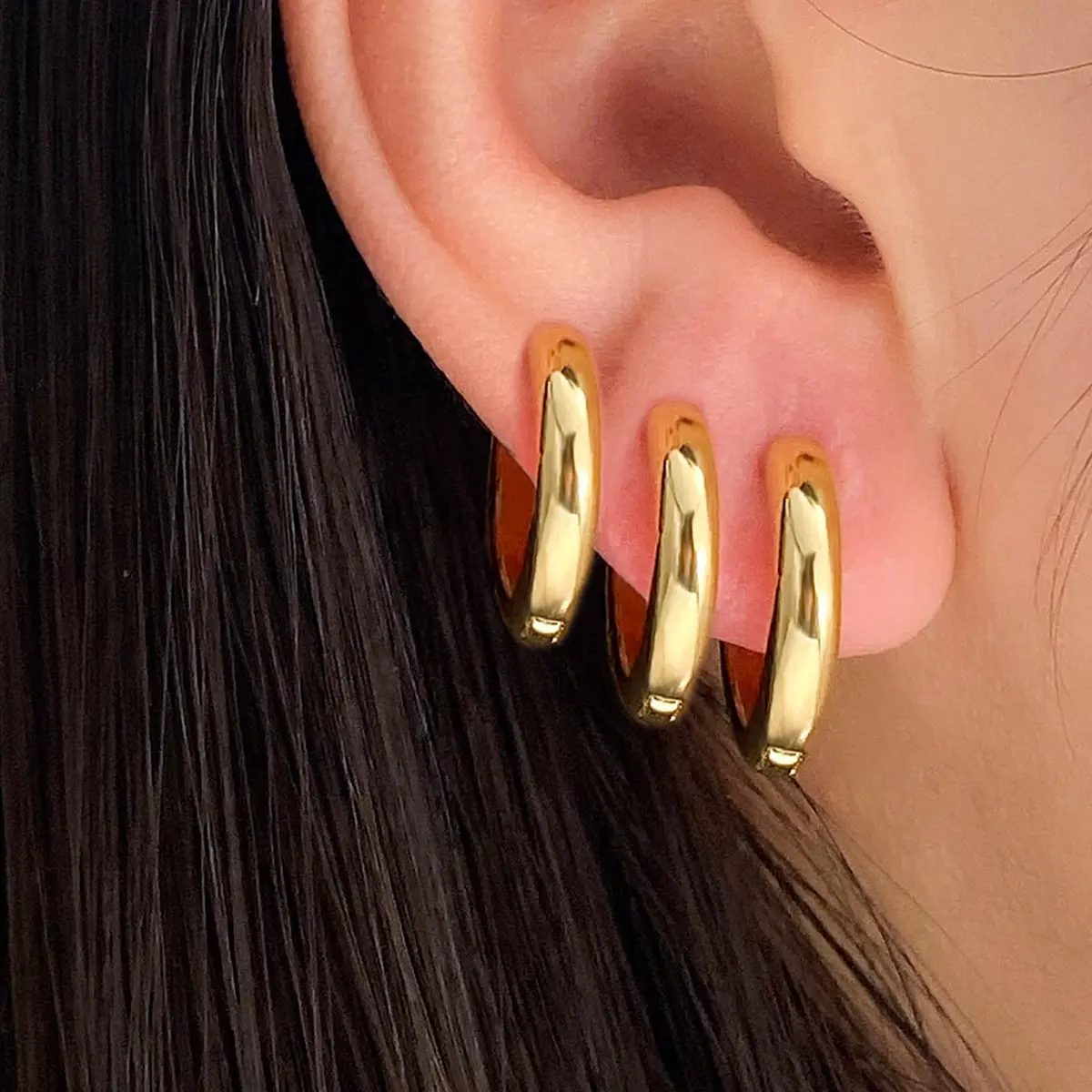 Women's Gold Chunky Hoop Earrings Set - Thick Tubular Huggie Hoops, Plain High Polish Gradient Size, Stackable Basic Female Jewelry for Multiple Piercings