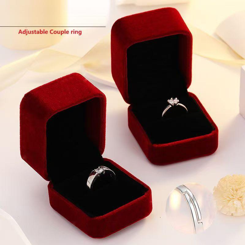 This moissanite ring set for couples features adjustable opening wedding rings, making it the perfect gift for proposals and wedding photography.An ideal choice for your girlfriend.