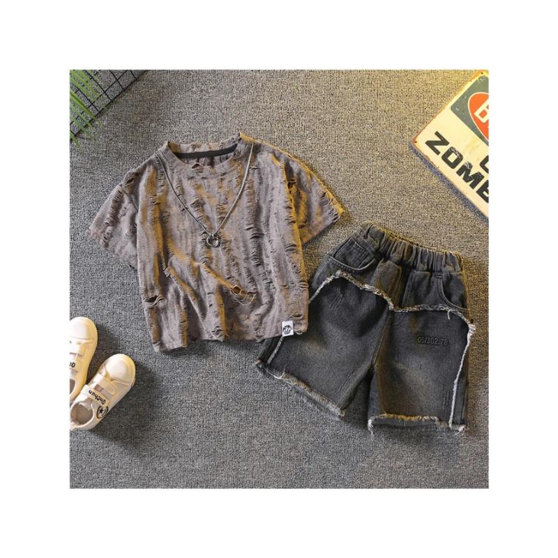 Boys' Summer Two-Piece Set: Trendy Retro Street Style Outfit, New Distressed Short-Sleeve Top + Black-Grey Faux Denim Shorts, Suitable for Outdoor Activities