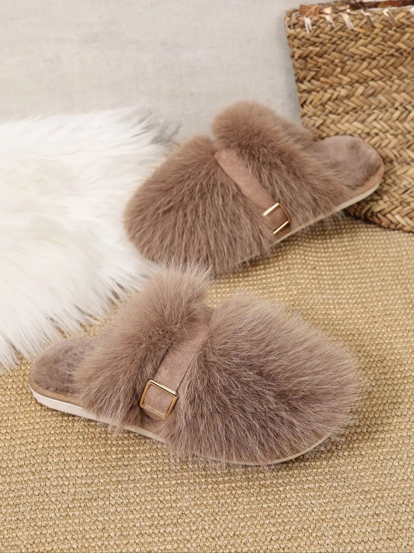 Fashion Fluffy Buckle Mule Slippers