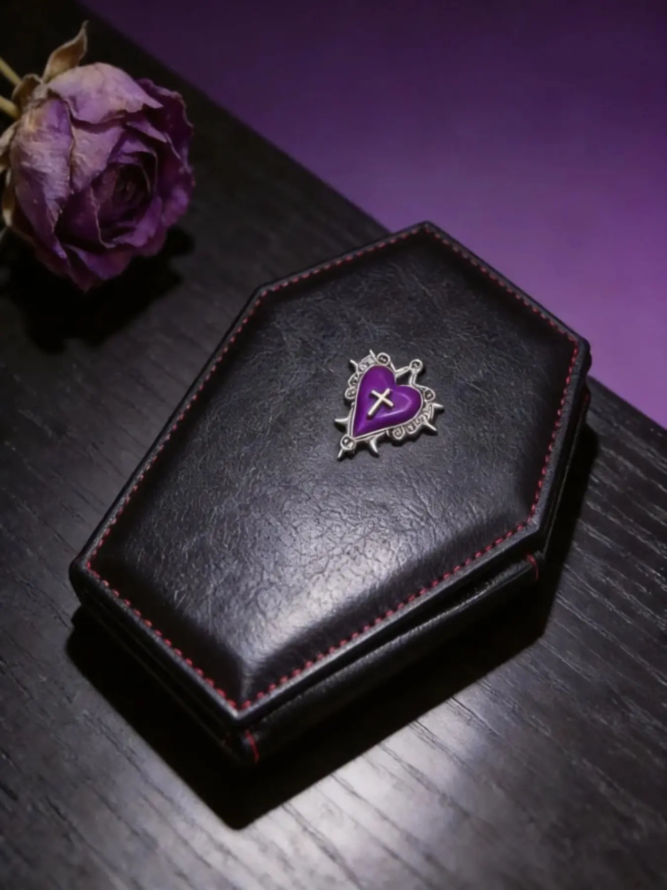 Gothic PU Leather Bifold Wallet, Coffin Design, Punk Style, All Seasons, Baroque Pattern, Saint Heart Gemstone, Fashionable Wallet, No Ca Prop, Durable Wallet