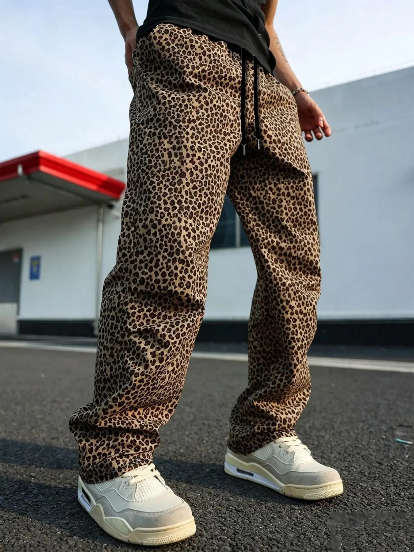 Vintage Classic Camel Leopard Print Oversize Sweatpants, Loose-Fitting Elastic Waist Wide Leg Pants, Streetwear Hip-Hop Fashion Casual Long Pants