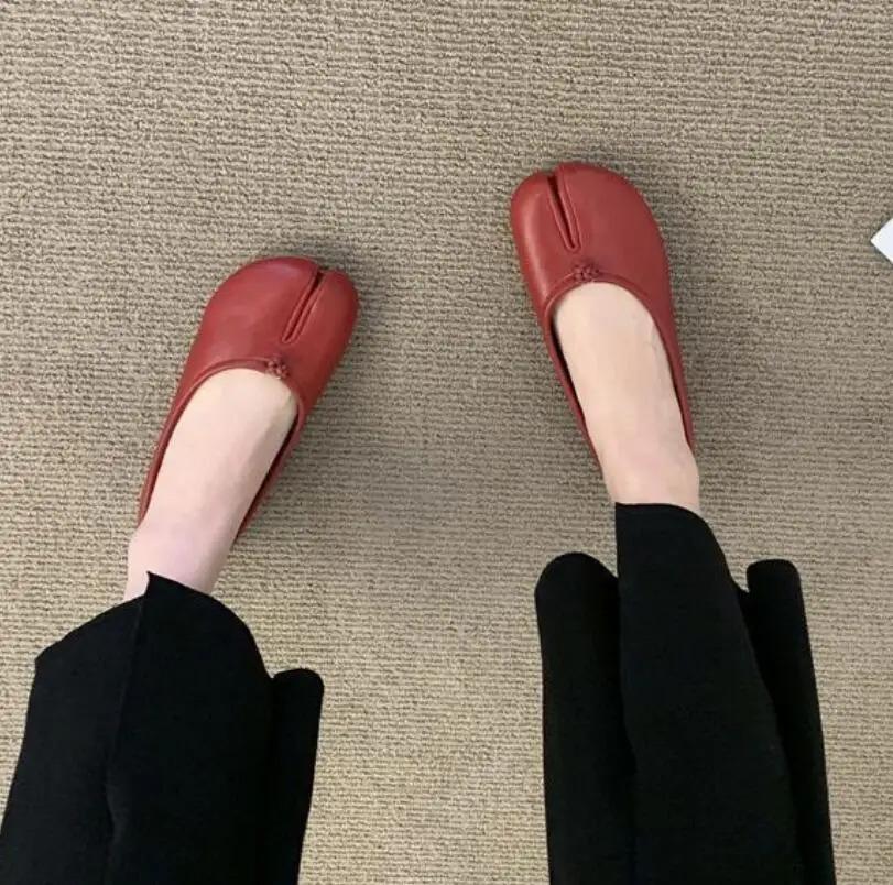 2026 New Pig Hoof Shoes, Cowhide Split Toe Shoes, Women's Summer Flat Bottom Shallow Mouth Single Shoes, Ballet Horseshoe Shoes, Axigo Same Style, One Step Stepping