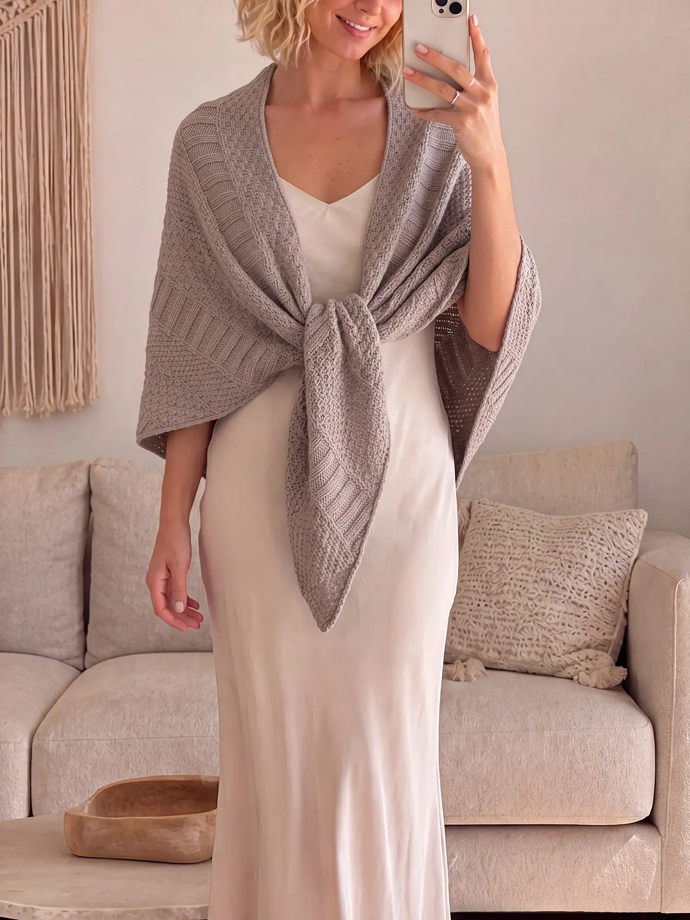 Women's Plain Triangle Shawl, Casual Fitted Unlined Accessory, Versatile Fashion Wrap for All Seasons, Elegant Gift Idea