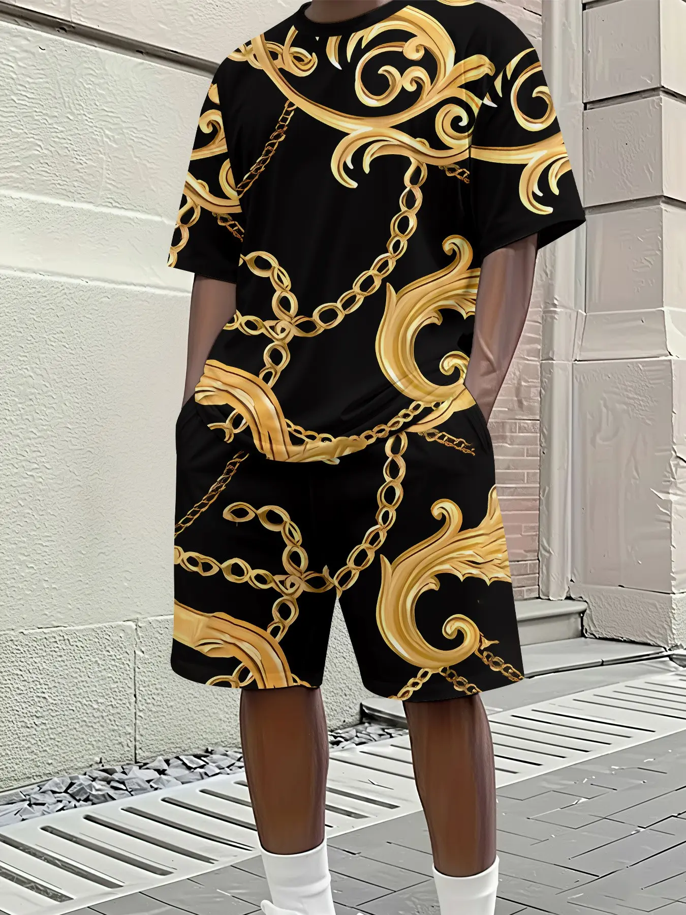 Men's Gold Chain Baroque Pattern 3D Digital Print Set, Luxurious Gold Polyester, Casual Short Sleeve T-Shirt and Shorts