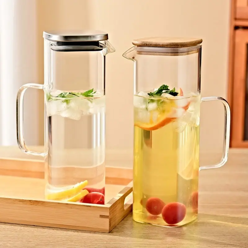 Square High Borosilicate Glass Water Pitcher with Wide Mouth, Handle & Leakproof Lid, Large Capacity Heat Resistant Lead Free Food Grade Jug for Iced Tea Lemonade Juice Cold Brew Fruit Infused Water, Fridge & Dishwasher Safe for Home Kitchen Summer Use