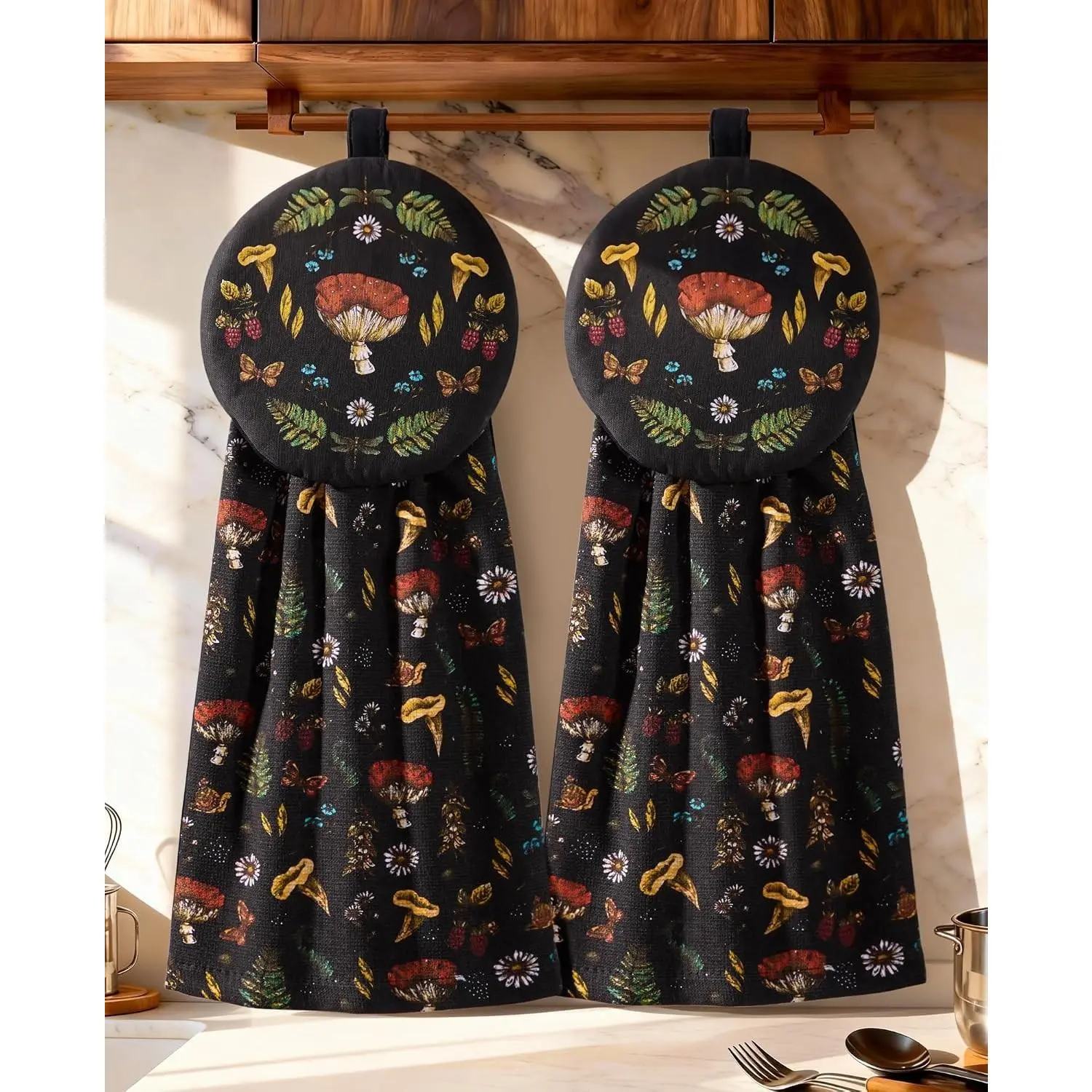 Cotton Hanging Hand Towels - 2pcs Hand Drying Towels for Kitchen Bathroom with Hanging Loop Cute Decorative Soft Terry Cloth Kitchen Towel with Mushroom Design for Housewarming Gifts