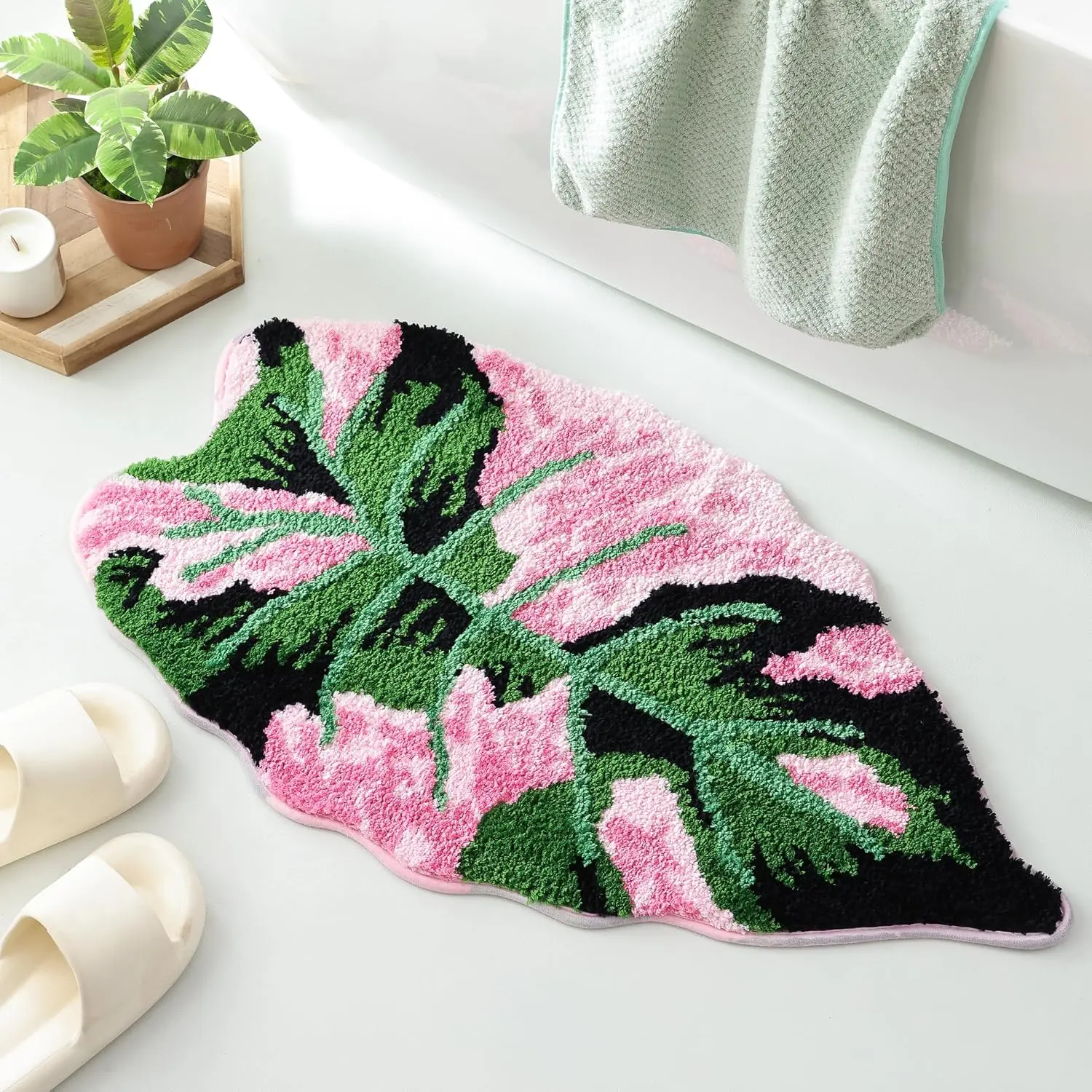 Green Leaf Rug, Cute Monstera Soft Non Slip Tufted Bath Mat Palm Shaped Plush Fun Floor Mat for Bathroom Kitchen Bedroom  Decor