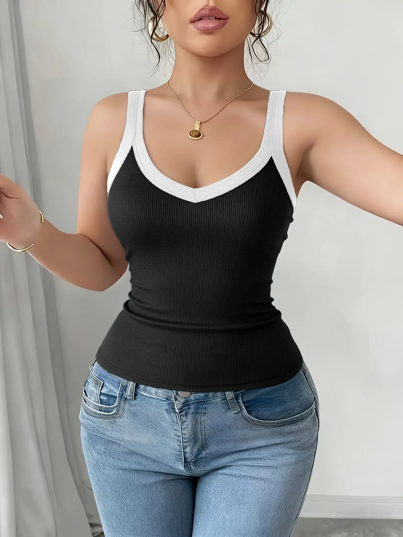 Women Contrast Trim V Neck Ribbed Tank Top Color Block Sleeveless Slim Fit Layering Cami Vest Without Chest Pad
