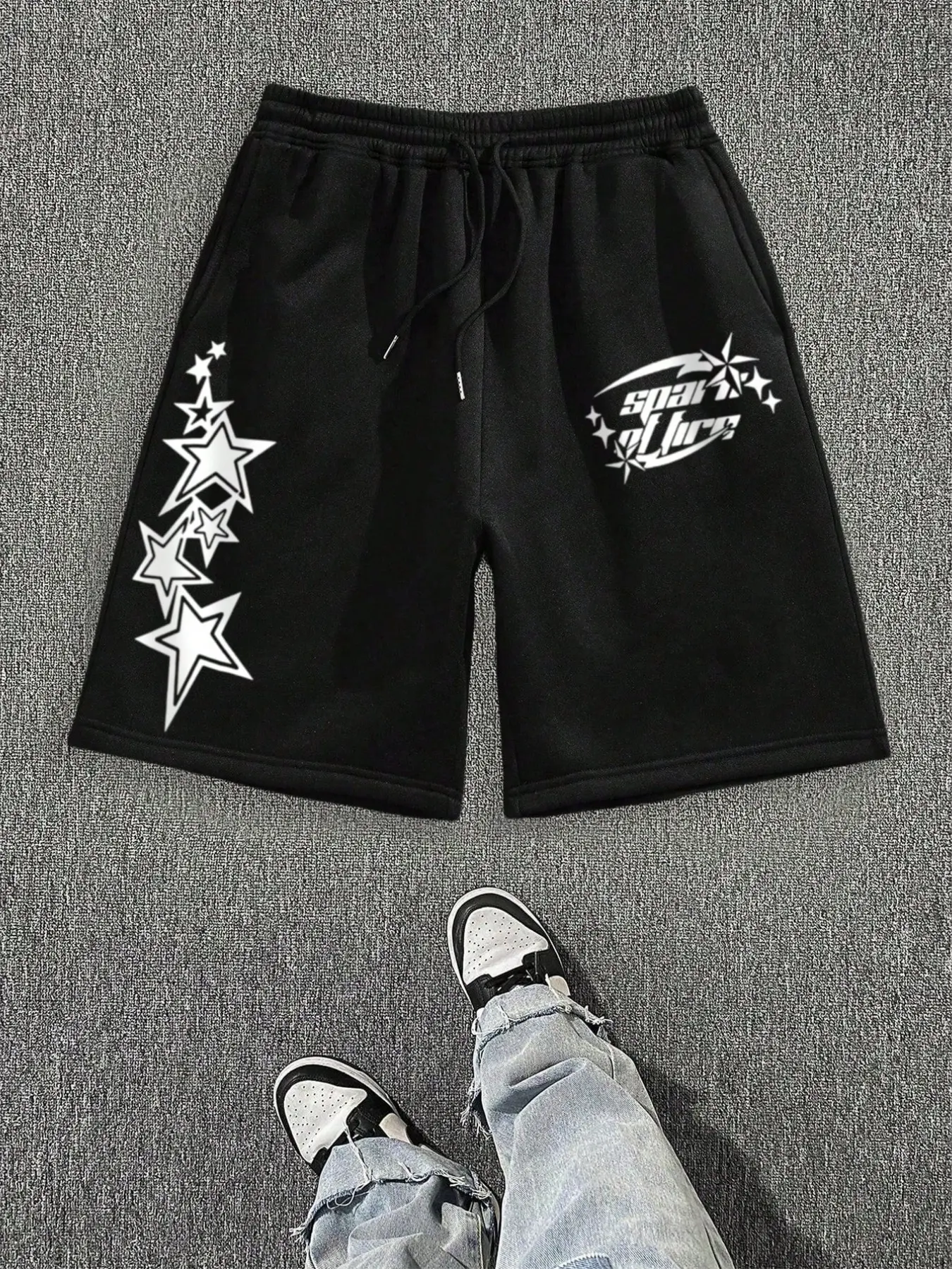 Unisex Retro 90s Skate Streetwear Shorts, Bold Star Typography Graphic Print Elastic Drawstring Knee‑Length Sweat Shorts, Lightweight Comfort Loose Athletic Shorts for Campus Hangout Beach Vacation Summer Casual Wear